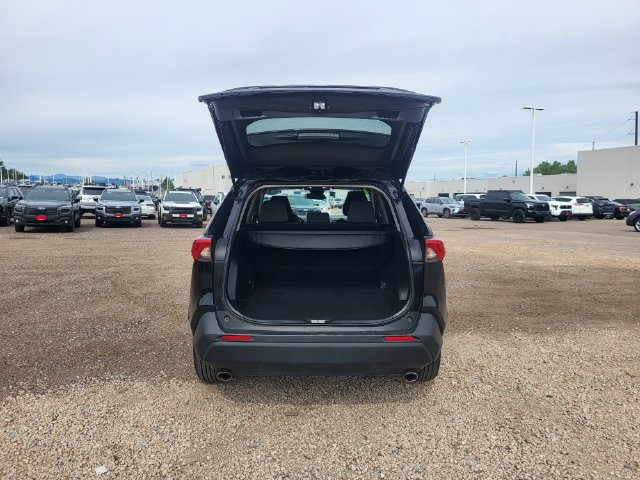 Used 2025 Toyota RAV4 XLE AWD/4WD image 27