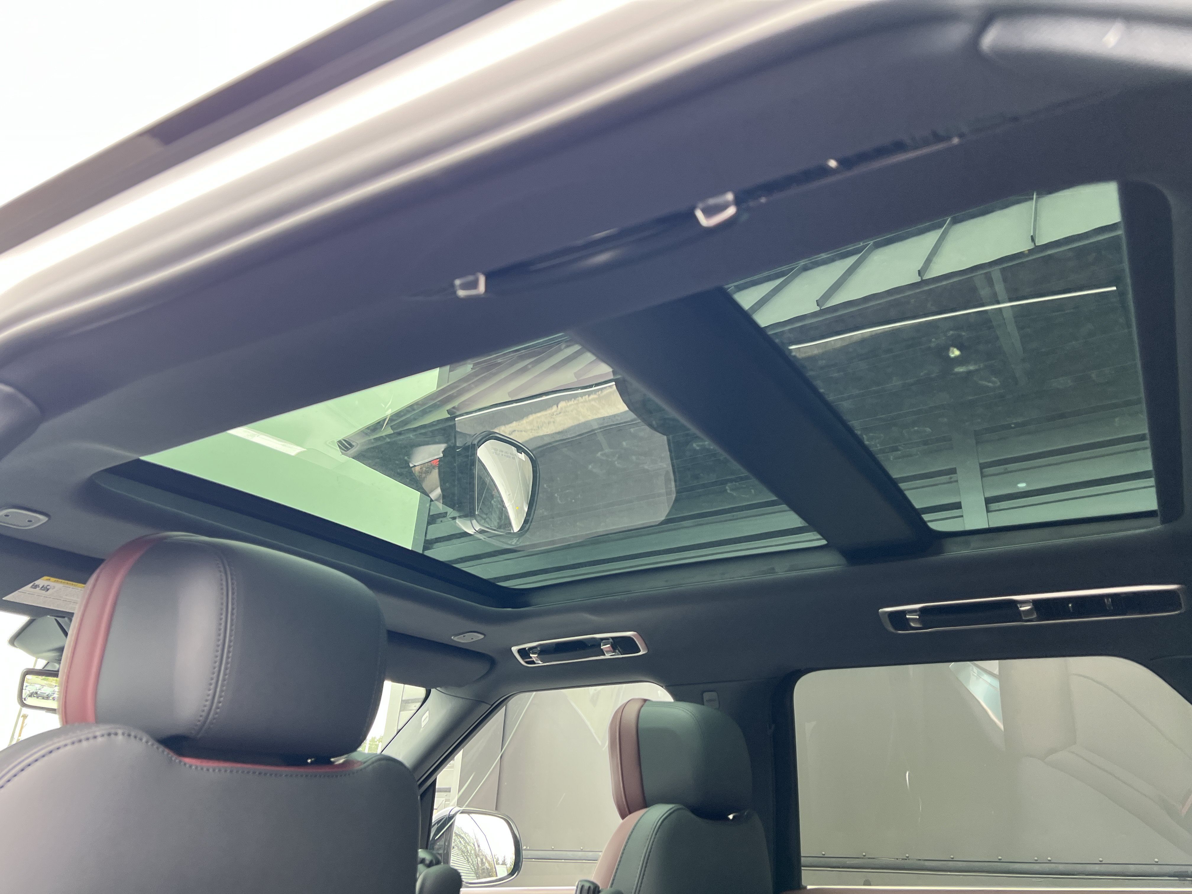 New 2025 Land Rover Range Rover Sport Dynamic SE AWD/4WD image 18