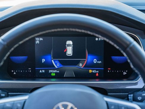 Used 2023 Volkswagen Tiguan SE image 25