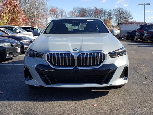 New 2026 BMW i5 eDrive40 w/ M Sport Package AWD/4WD image 2