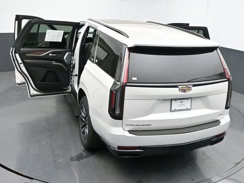 Used 2024 Cadillac Escalade Sport Platinum w/ LPO, Floor Liner Package AWD/4WD image 69