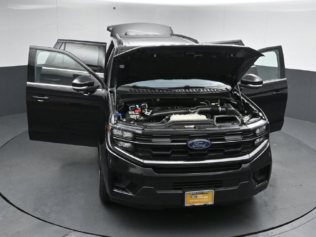 Certified 2025 Ford Expedition Active AWD/4WD image 55