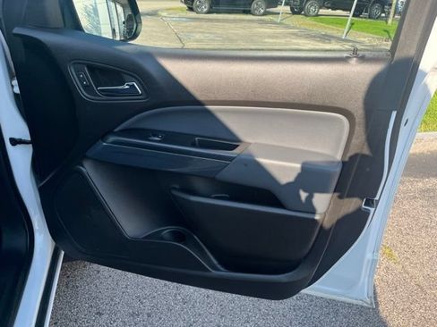 Used 2017 Chevrolet Colorado Z71 AWD/4WD image 8