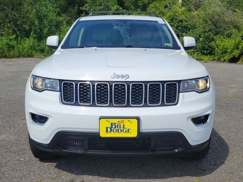 Used 2021 Jeep Grand Cherokee Laredo AWD/4WD image 2