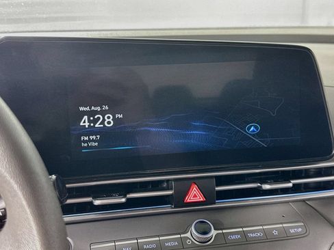 Used 2024 Hyundai Elantra SEL FWD image 25