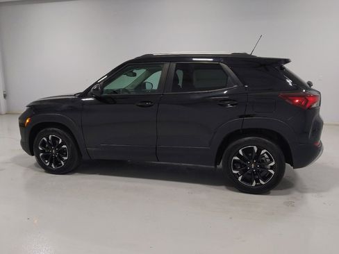 Used 2021 Chevrolet TrailBlazer LT w/ Convenience Package FWD image 3