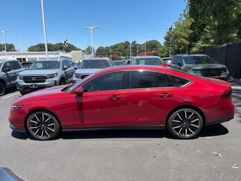 Used 2025 Honda Accord Touring image 8