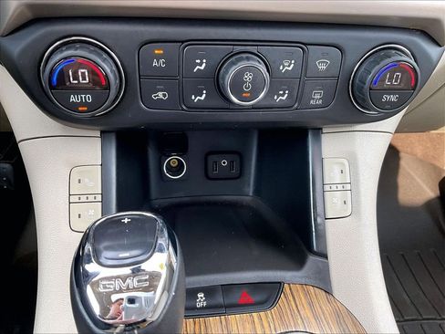 Used 2017 GMC Acadia Denali w/ Technology Package image 12