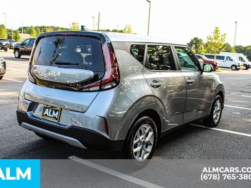 Used 2025 Kia Soul LX w/ LX Technology Package FWD image 5