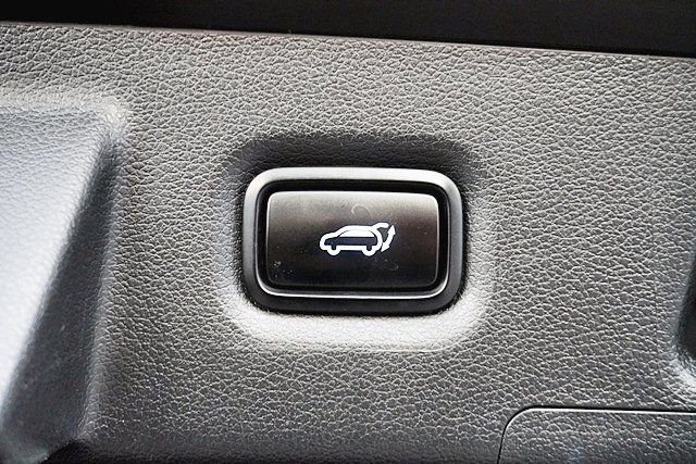 Used 2021 Hyundai Santa Fe Limited AWD/4WD image 16