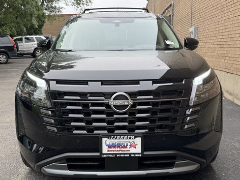 New 2026 Nissan Pathfinder Platinum AWD/4WD image 32