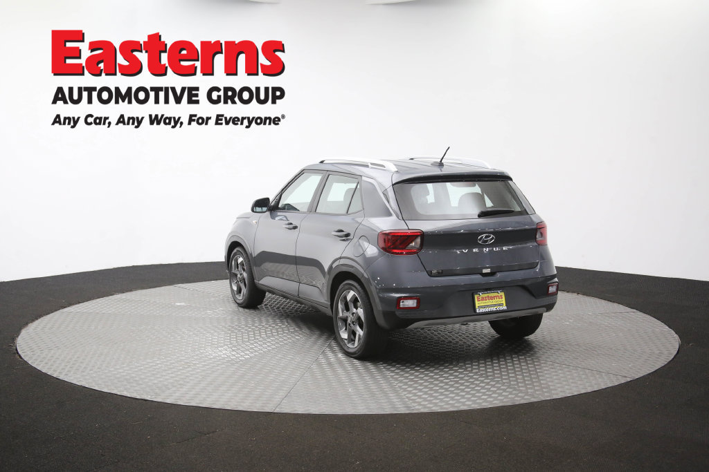 Used 2025 Hyundai Venue SEL FWD image 66