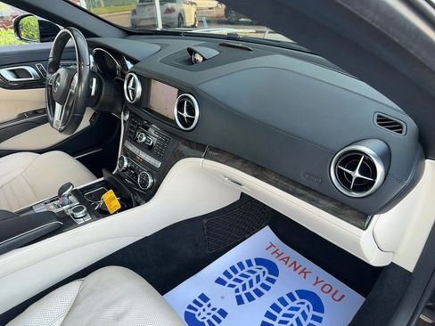 Used 2013 Mercedes-Benz SL 550 image 21