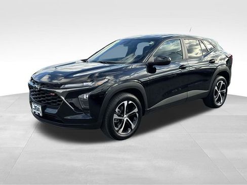 Used 2025 Chevrolet Trax RS w/ Sunroof Package image 24