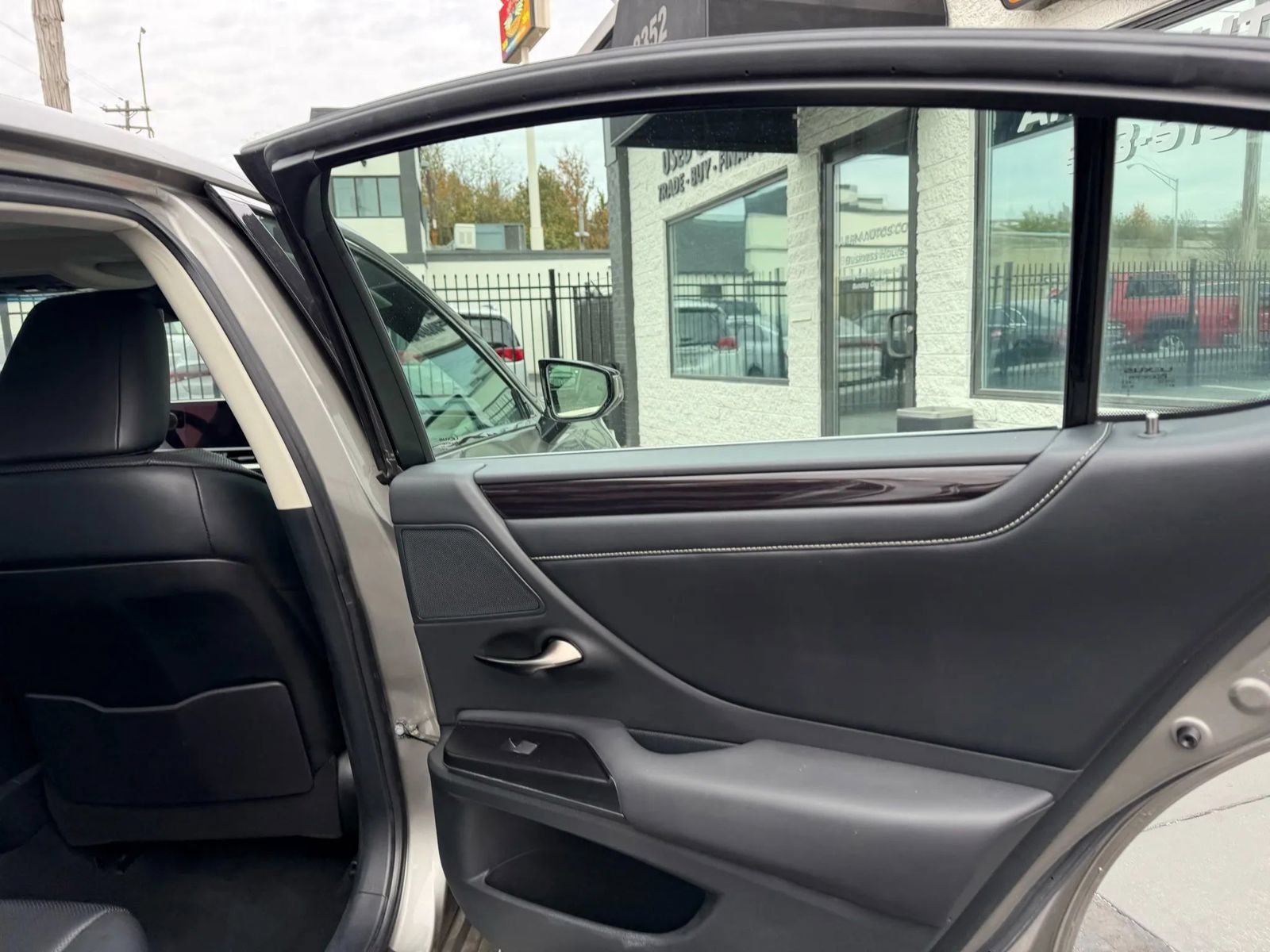Used 2020 Lexus ES 350 w/ Premium Package FWD image 21