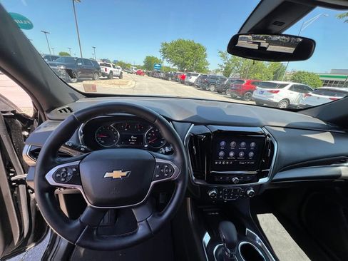 Used 2023 Chevrolet Traverse LT AWD/4WD image 41