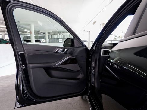 Used 2025 BMW X6 xDrive40i image 13