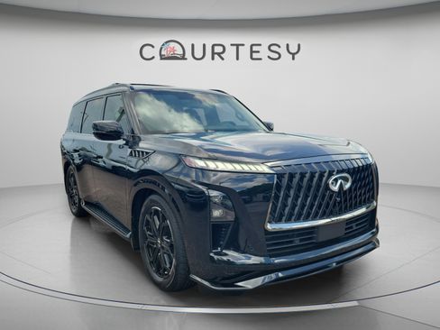 Certified 2026 INFINITI QX80 4WD w/ Sport Exterior Package image 5