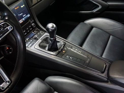 Used 2019 Porsche 718 Cayman RWD image 57