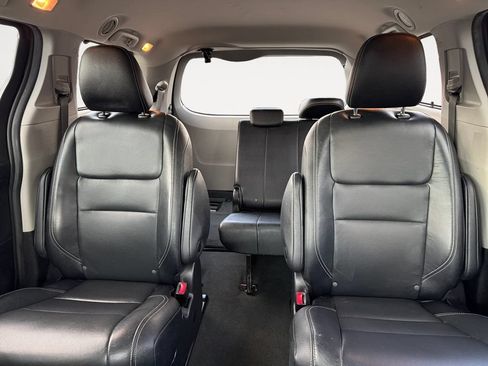 Used 2020 Toyota Sienna SE w/ Nightshade Edition AWD/4WD image 13