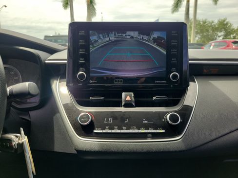 Used 2022 Toyota Corolla LE FWD image 27