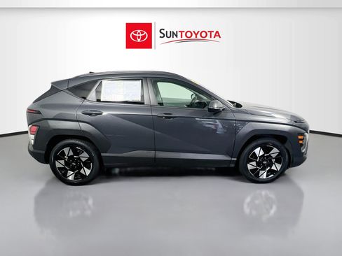 Used 2024 Hyundai Kona SEL FWD image 2