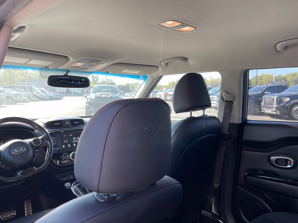 Used 2017 Kia Soul ! FWD image 12