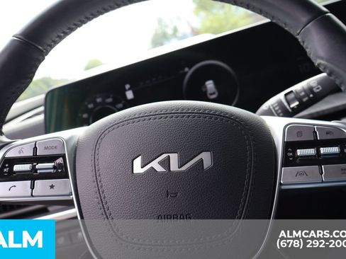 Used 2024 Kia Telluride SX w/ Towing Package FWD image 31