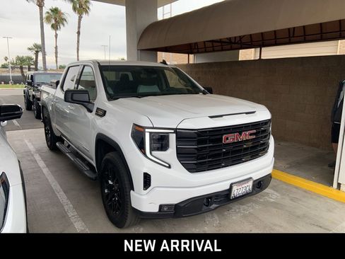 Used 2024 GMC Sierra 1500 Elevation AWD/4WD image 3