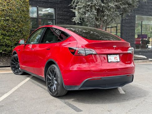 Used 2021 Tesla Model Y Long Range image 19