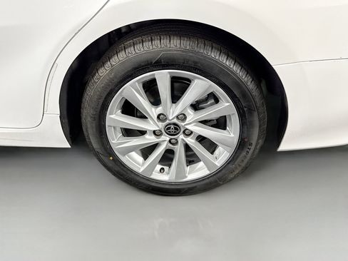 Used 2021 Toyota Camry LE image 36