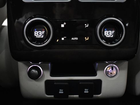 Used 2020 Land Rover Range Rover HSE image 18