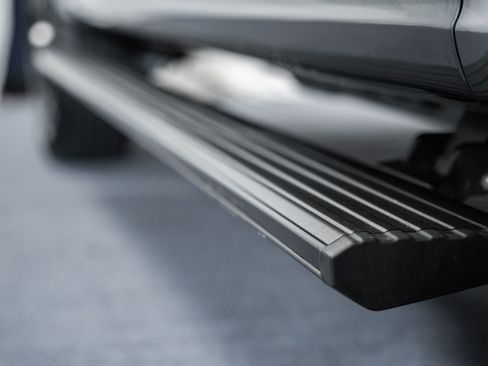 Used 2023 Ford F150 Platinum w/ Max Trailer Tow Package image 18