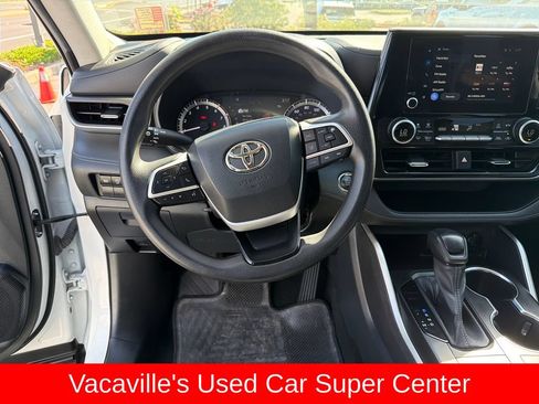 Used 2023 Toyota Highlander L FWD image 13