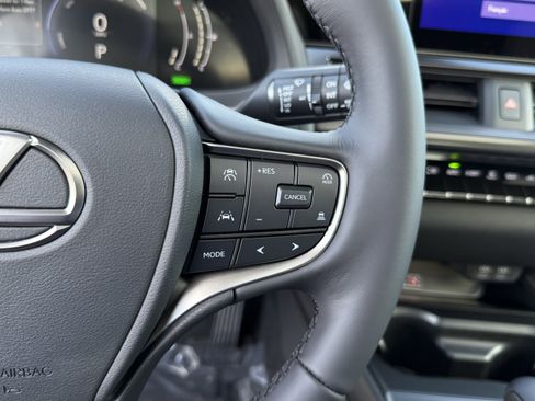 New 2025 Lexus UX 300h FWD image 22