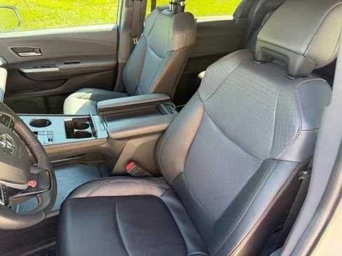 Used 2024 Toyota Sienna XSE w/ XSE Plus Package FWD image 10