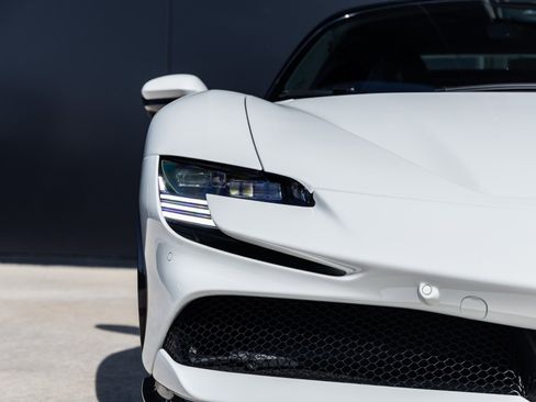 Used 2023 Ferrari SF90 Stradale image 22