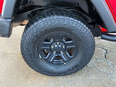 Used 2017 Jeep Wrangler Unlimited Sport image 35