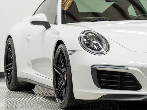 Used 2018 Porsche 911 Carrera 4S AWD/4WD image 5