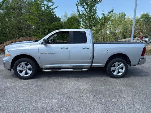 Used 2012 RAM 1500 Classic SLT AWD/4WD image 3