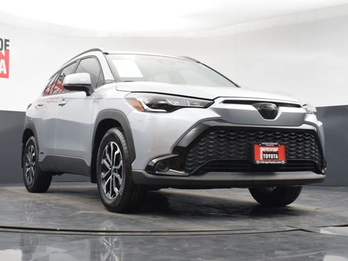 Used 2024 Toyota Corolla Cross SE image 30