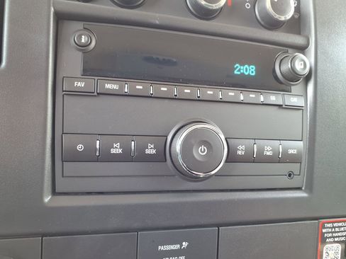 New 2026 GMC Savana 3500 w/ Driver Convenience Package image 4