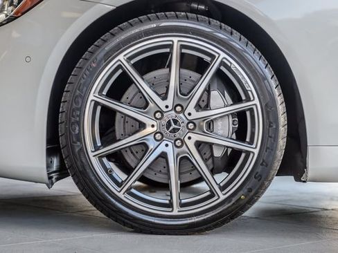 Used 2018 Mercedes-Benz S 560 4MATIC Sedan image 13