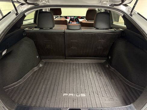 Used 2018 Toyota Prius Two image 12