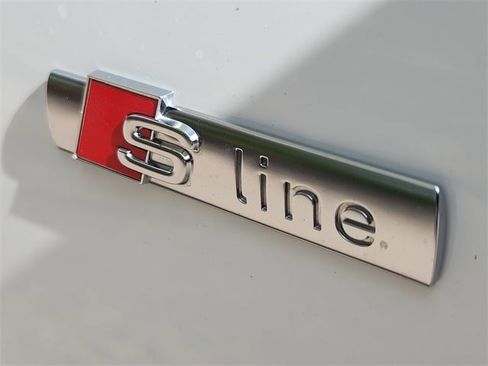 Used 2024 Audi Q3 2.0T Premium Plus image 11