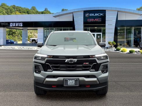 Used 2023 Chevrolet Colorado Z71 w/ Z71 Convenience Package 2 AWD/4WD image 2