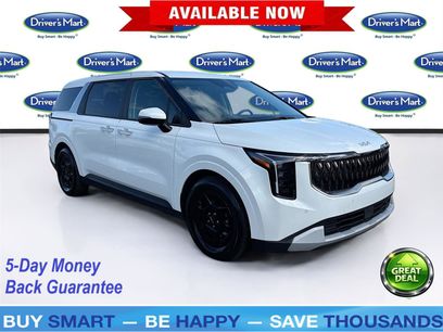 Used 2025 Kia Carnival