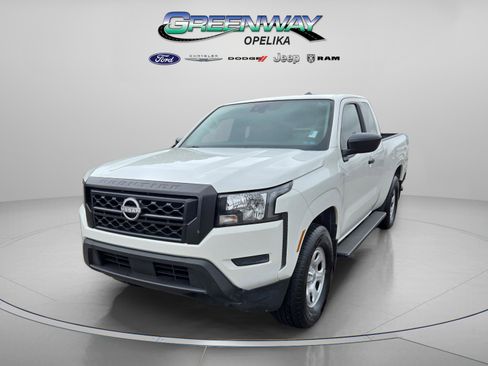 Used 2023 Nissan Frontier S image 3