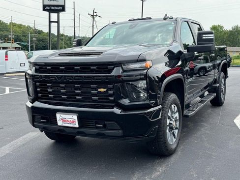 Used 2023 Chevrolet Silverado 2500 Custom w/ Custom Value Package AWD/4WD image 8