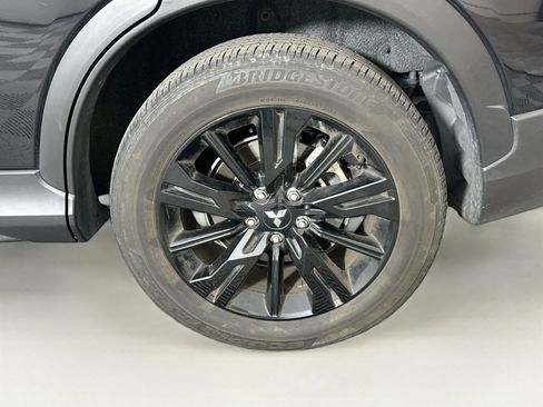 Used 2024 Mitsubishi Eclipse Cross LE AWD/4WD image 11